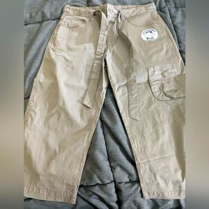 NWT Disneyland convertible Capri to shorts size M